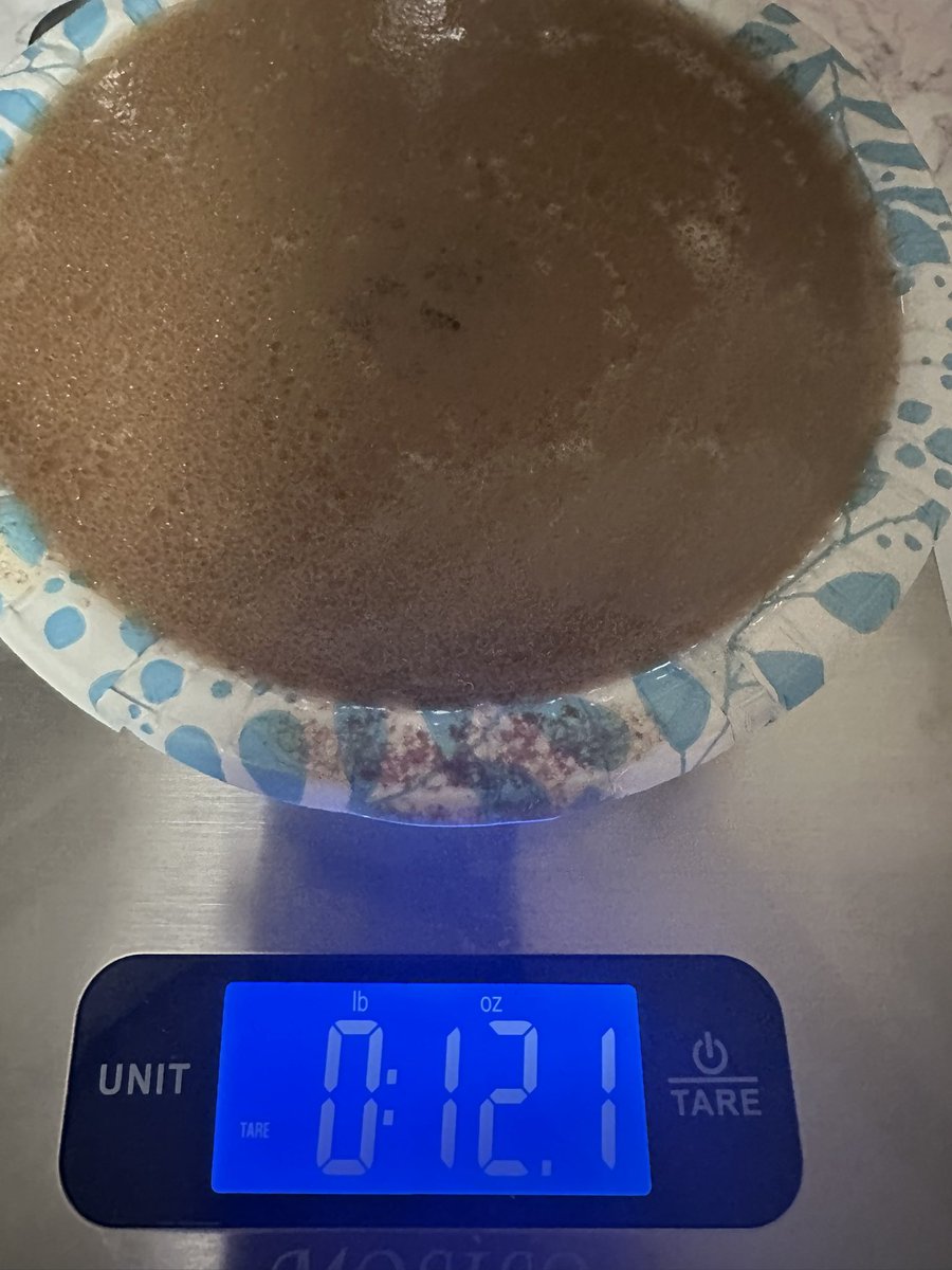 HockeyIsO2's tweet photo. @GiantEagle Can you explain why 3.21 of 93/7 ground beef has less than 2lbs of beef? https://t.co/aPCFGBadcN
