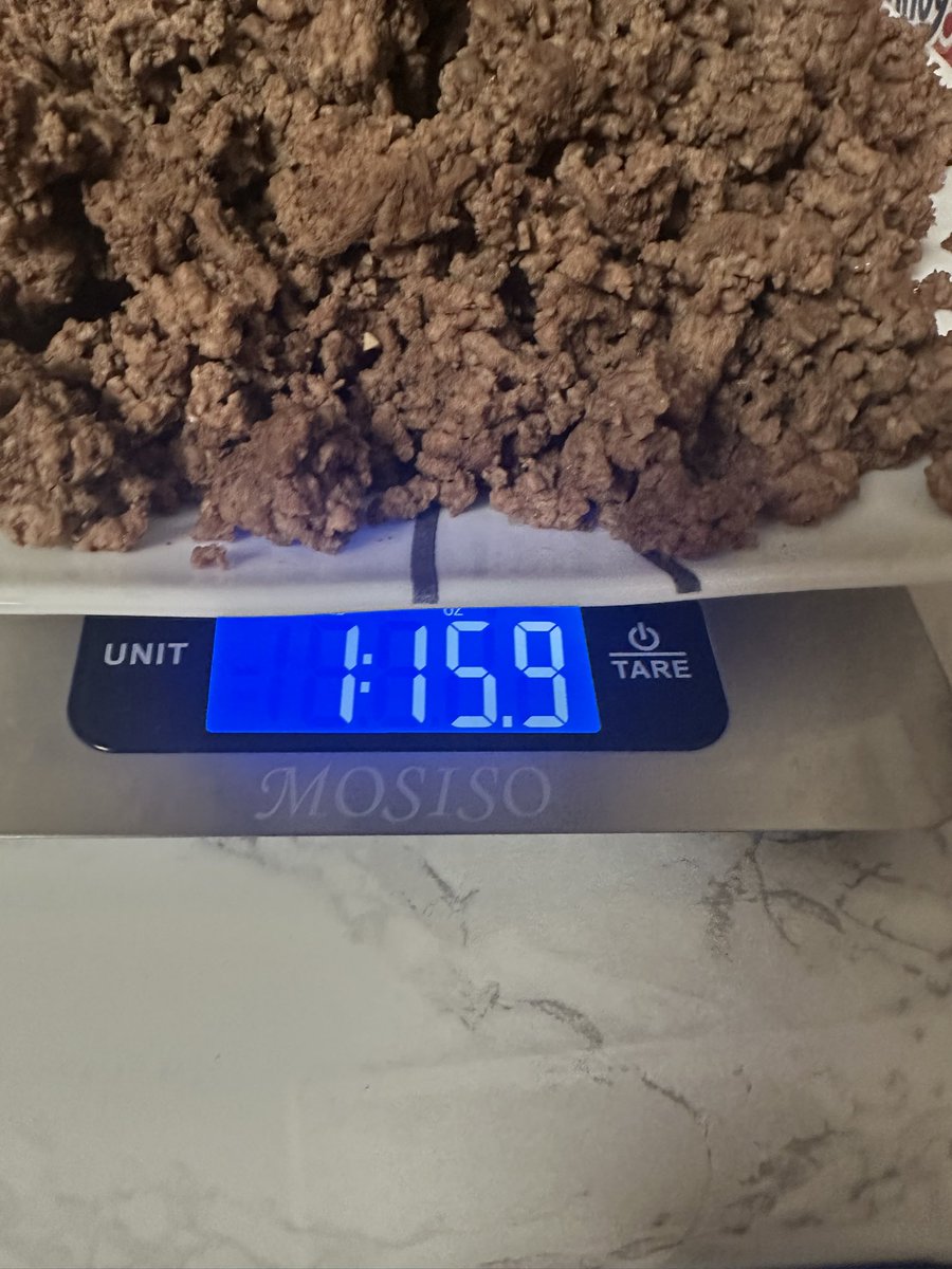HockeyIsO2's tweet photo. @GiantEagle Can you explain why 3.21 of 93/7 ground beef has less than 2lbs of beef? https://t.co/aPCFGBadcN