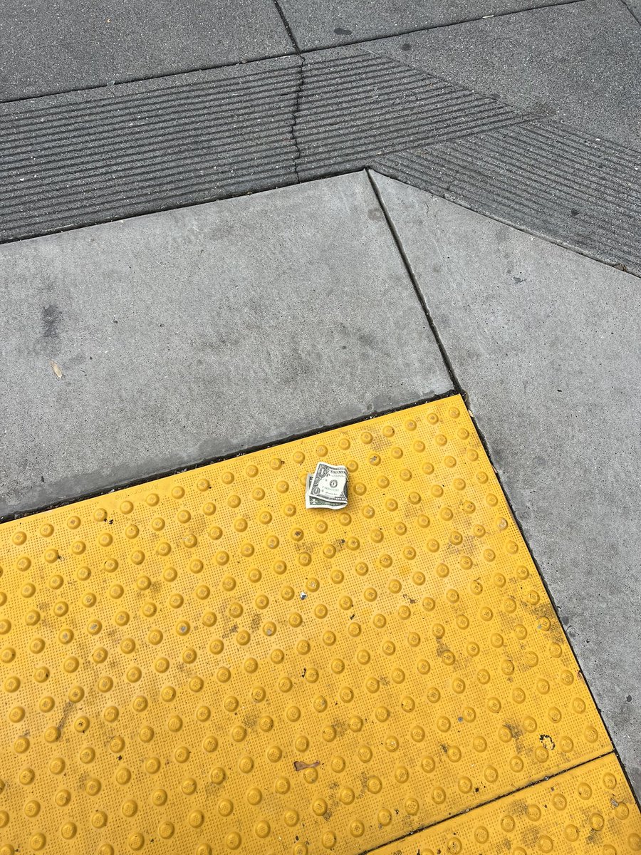 The efficient market hypothesis is obviously fake