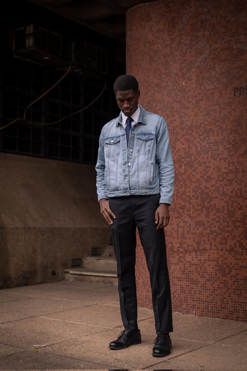AdedoyinTVS's tweet image. FESTIVITY: 🏫👖Some of my favourite photos that I captured on the "Denim Day" of the 2024/2025 Final Year Week at the University of Lagos.

#festivity #finalyearweek #finalyearbrethren #fybweek #denimday #denim #school #university #unilag #universityoflagos #lagos #photographs