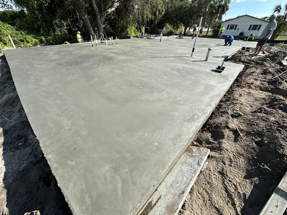 Slab down. 11.27.

Those Guys wake up and build. The one meme token building RWAs in the beautiful South Florida

$TGUYS #TGUYS #RWAs #SolanaMemeCoins 
.