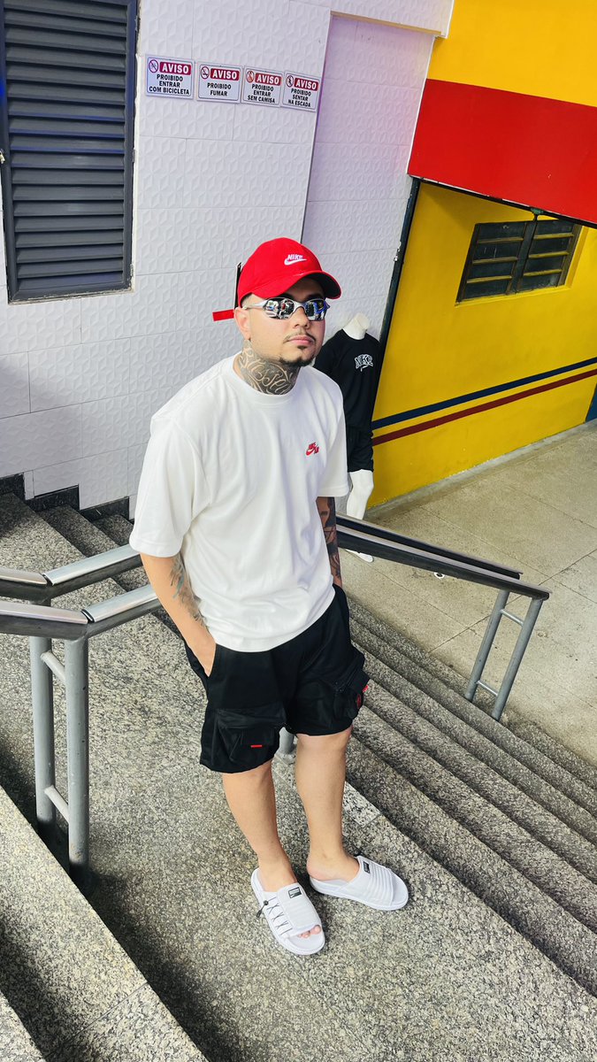 menor_sorriso7's tweet image. Visão, tropa. Geral tá ligado que nós sempre foi correria, independente de qual loja. As melhores peças, os melhores trajes e o melhor preço do mercado é com nós mesmo, sem mironga. Quem puder fortalecer no RT o corre do amigo, vai dx forte pprt. Madureira é nós.. 🙏🏻🚀💸