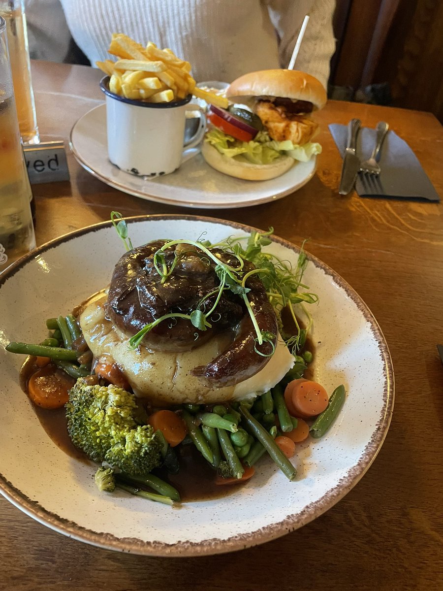 pc_cop's tweet image. Today I walked nine miles and ate sausage and mash for dinner &amp;lt;3