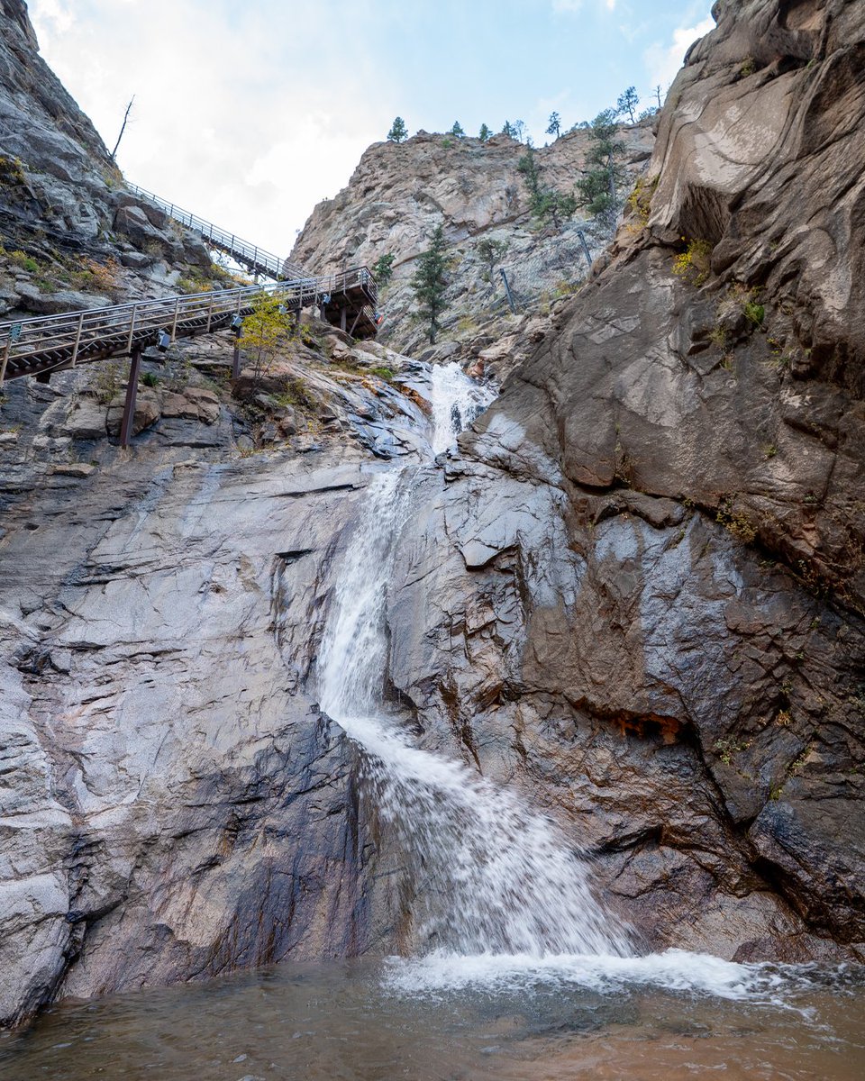 seven_falls's tweet photo. The park is only open for a couple more days this year. Join us on our last day, November 30 for cookies and hot cocoa from 11am - 4pm. All ticket proceeds for the day will go towards The Empty Stocking Fund that benefits local charities. We look forward to welcoming you. https://t.co/64zm409MlU