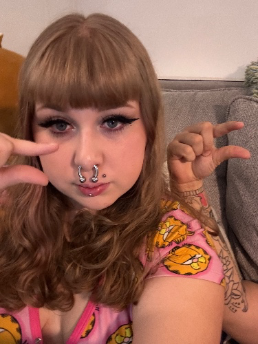 grrvienna's tweet photo. I just received 🍤 from Anonymous via Throne. keep being stupid for me 💖https://t.co/RLzFba4fpA https://t.co/lGS5z29KIg