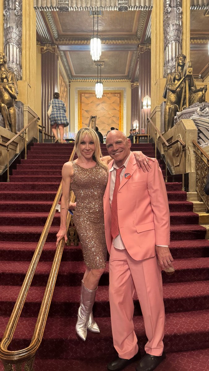 A rare and lively night out at the beautiful historic #Pantages Theater, a wonderful venue for the fun opening night of Moulin Rouge
#PatrickKilpatrick #PKilpatrick #UDF #UncommonDialogueFilms #Hollywood #MoulinRouge #openingnight