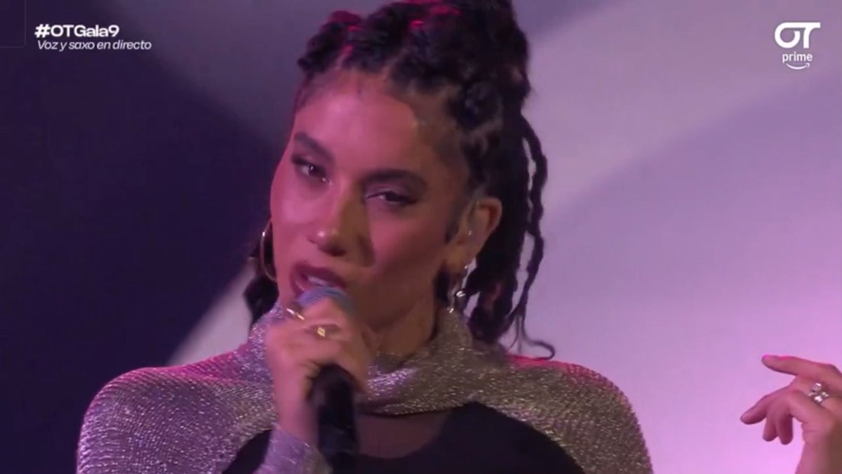 wildestidi's tweet photo. Téyou hoy era innominable.
Ha conseguido hacer suya una canción plana, pequeña para esta gala, pero con su actitud, su voz y su trabajo hizo una de las mejores actuaciones de la noche.

¿No era la edición de las mujeres?

Pues hagámoslo realidad: SALVAR TÉYOU  #OTGala9 https://t.co/hKUvblRrln