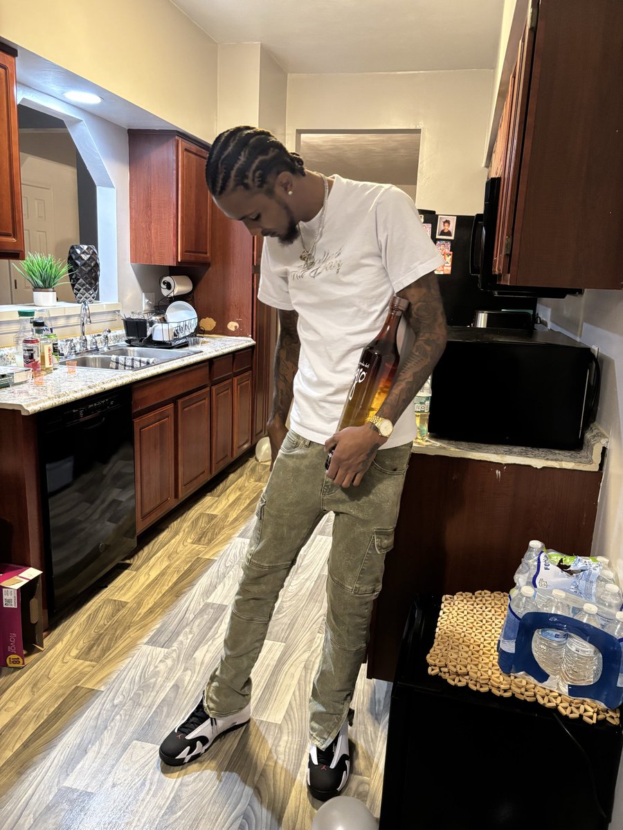 JRofINFINIT's tweet photo. I Can Go Anywhere But Broke,
You Can Call Me Anything But Lil…

Everyday A Plus Fasho 🔐🙏🏾 https://t.co/3YMrl5eWPo