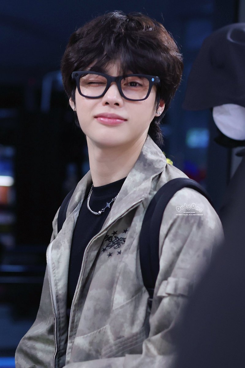 OnlyOne_HB's tweet photo. 𝐏𝐫𝐞𝐯𝐢𝐞𝐰˚ 
251118 😎

#템페스트 #TEMPEST #냥이뷰 
#한빈 #HANBIN #오늘의한빈이 https://t.co/QveTuwsIii