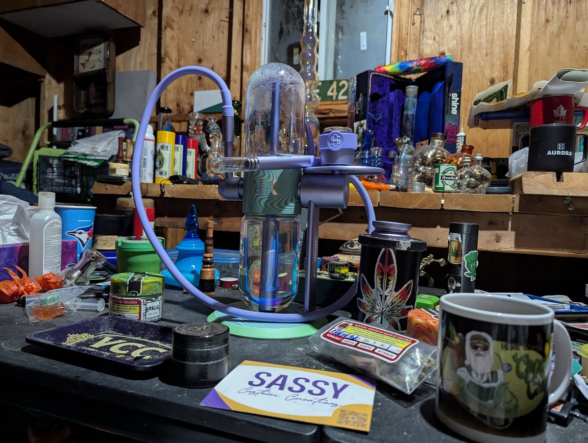 It's home! Now, what do I load it with...I guess it's gotta be some Khalifa Mints,  right? <a href="/Stundenglass/">Stündenglass</a>