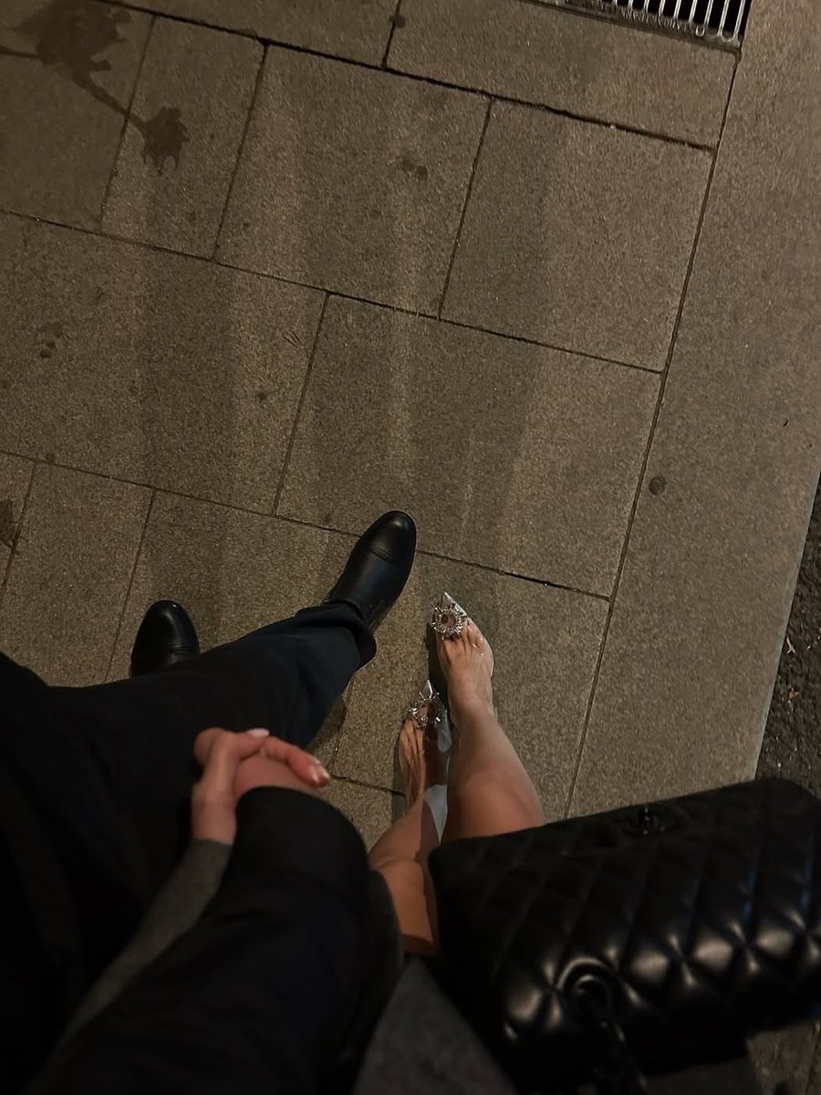 Butterflless's tweet image. 