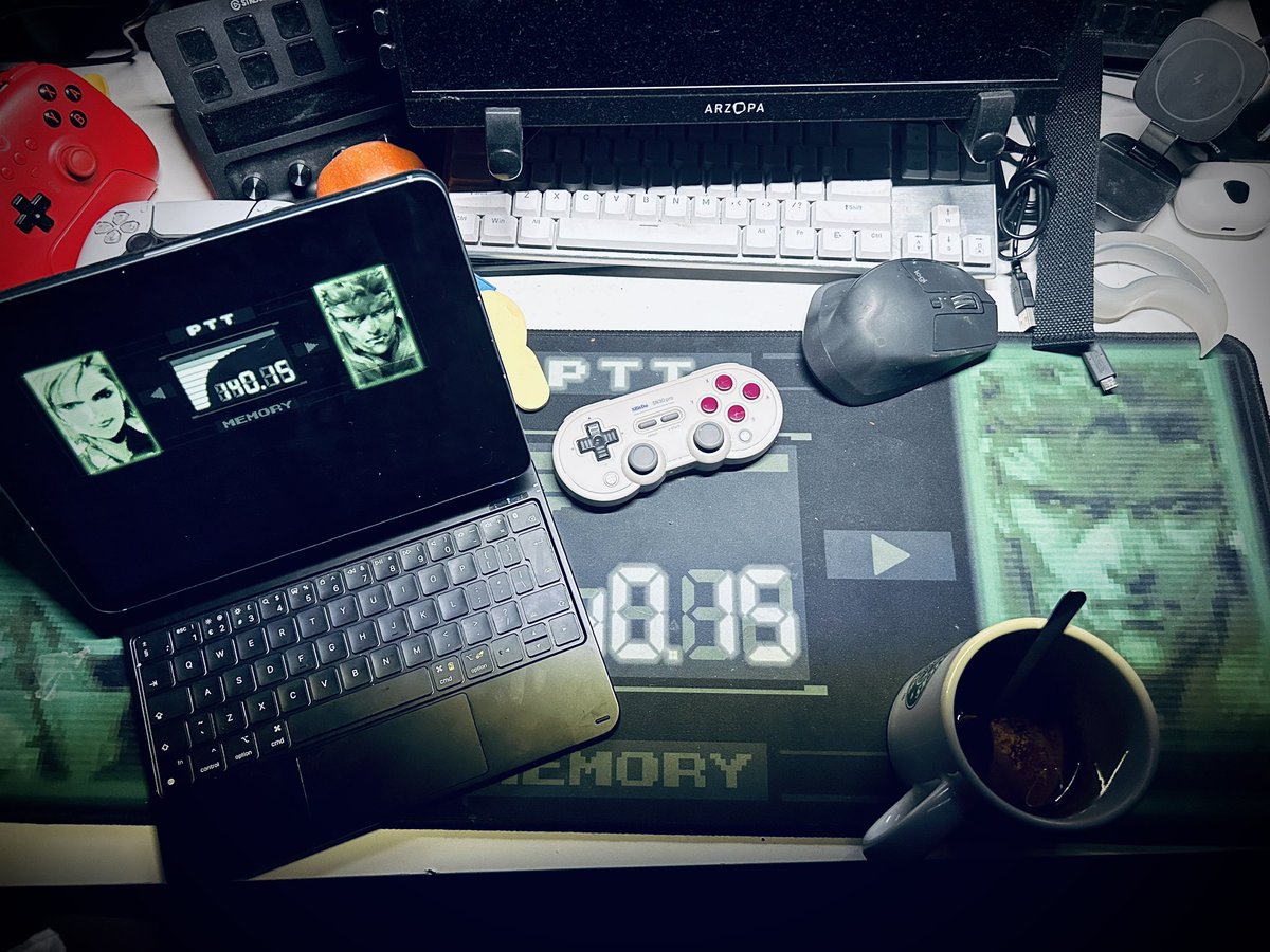 I might not have the back of the CD case for this copy but I do have the mouse mat lol.