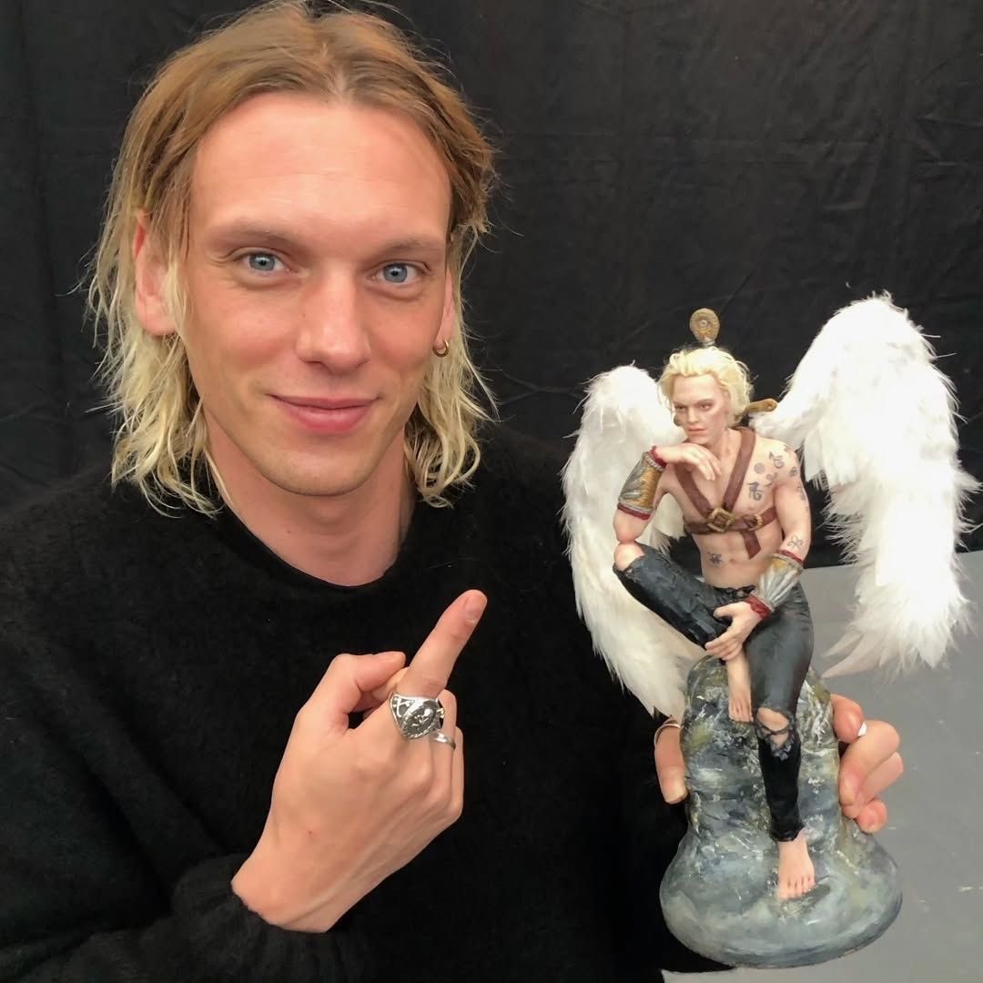 jcbupdates's tweet image. just for the record, his hair is naturally blond