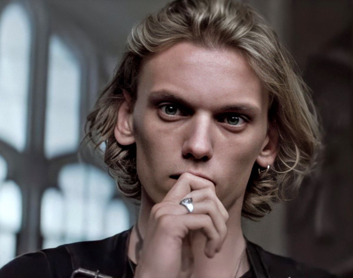 jcbupdates's tweet image. just for the record, his hair is naturally blond