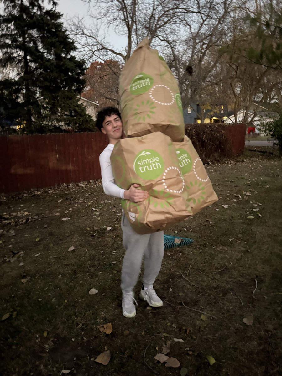 AHSProjectLead's tweet image. We recently helped residents clean up their yards! #serve #care