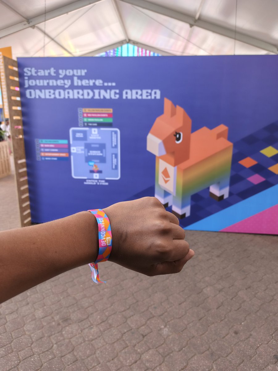 criptopepe1's tweet image. I&apos;m at @EFDevcon 🇦🇷. If you want to launch your project, wallet or chain in 🇧🇴Bolivia, message me to be part of Bolivia&apos;s biggest crypto event. Because of the usd controls, bank freezes, and devaluation, there&apos;s a great opportunity to do crypto business and provide solutions!