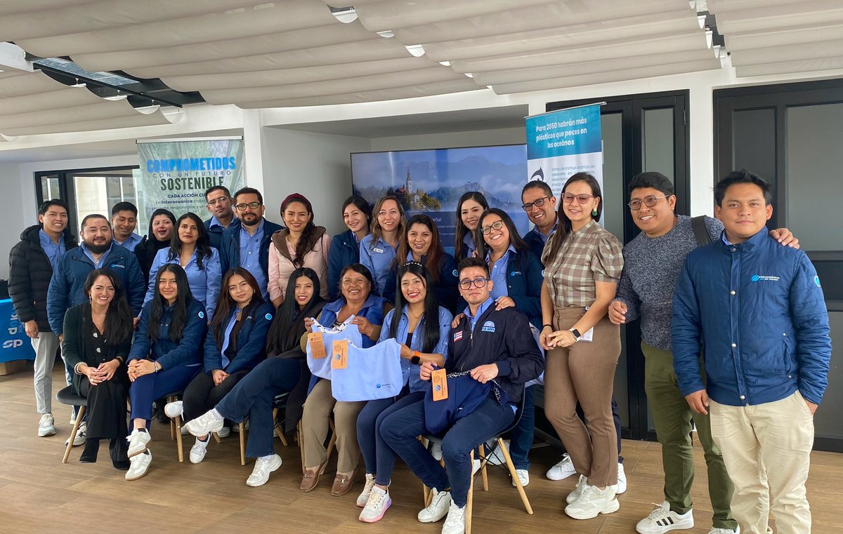 ichthion's tweet image. Compartimos una capacitación en gestión de residuos junto a #SegurosInteroceanica, con más de 60 colaboradores para impulsar prácticas sostenibles.

Nos acompañó Juana Iza, vicepresidenta de @RenarecEcuador, cuyo liderazgo visibiliza la labor de miles de recicladores en el país.