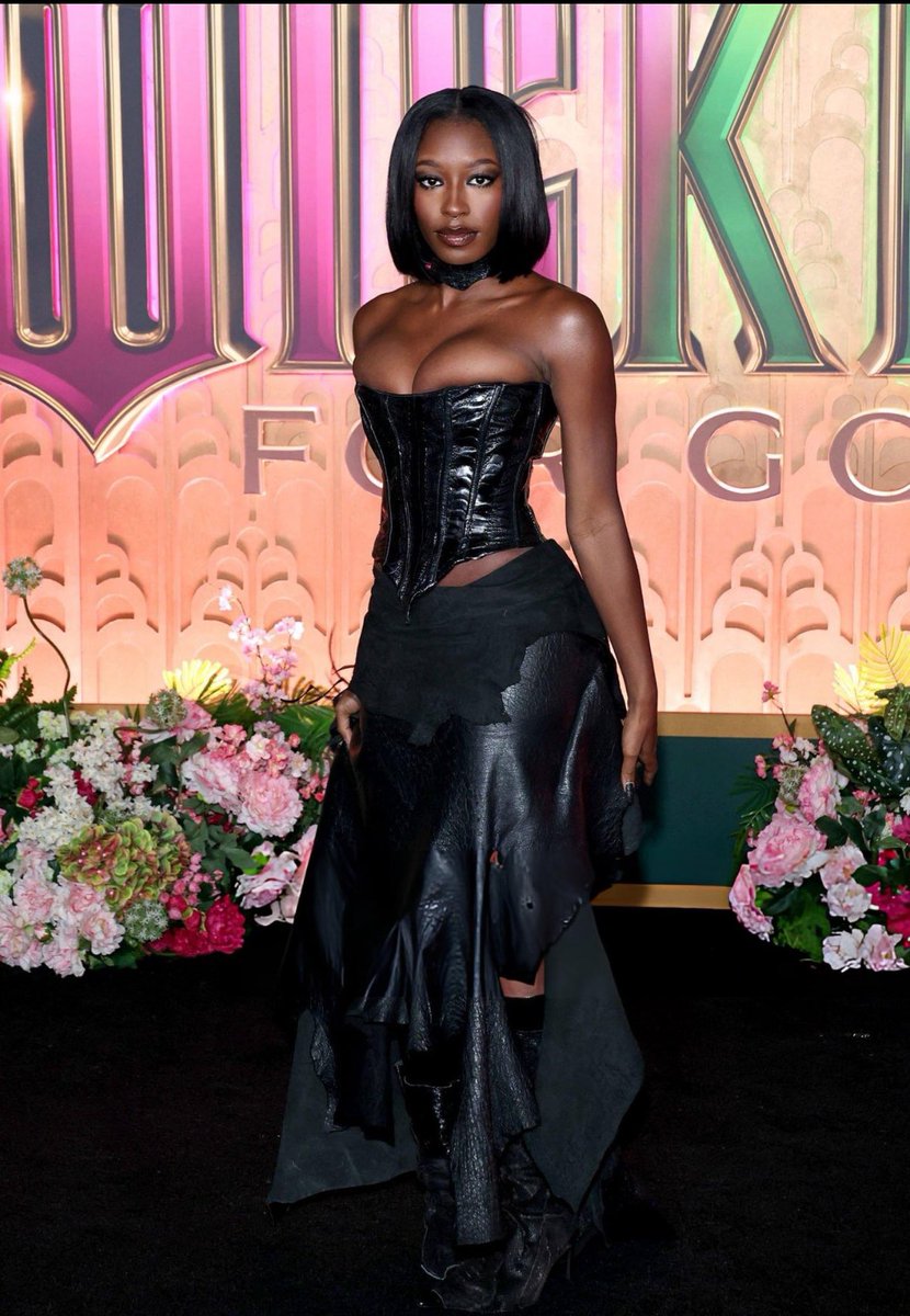 m_ttamara's tweet image. Serena looks WICKED.