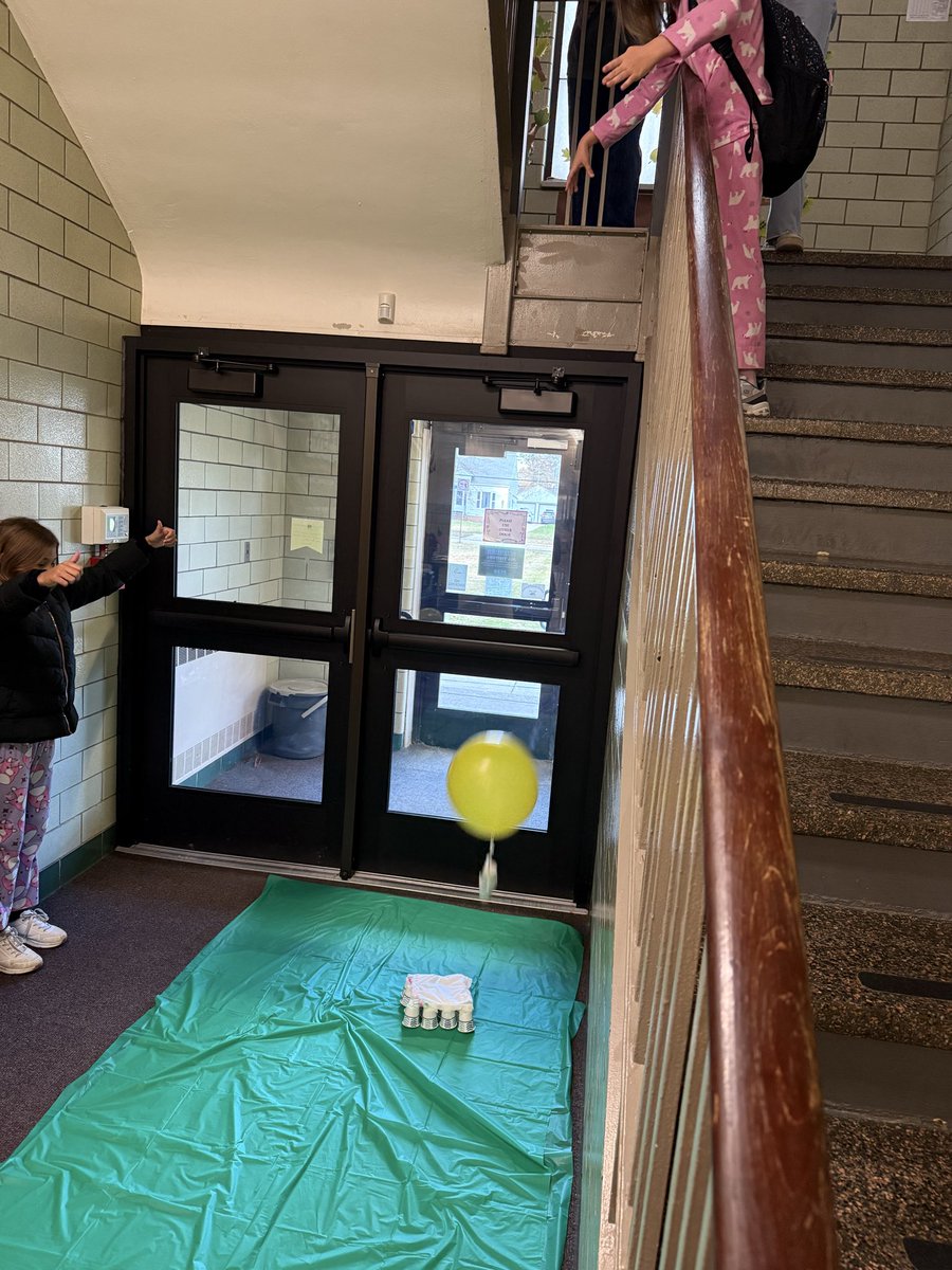PCSDGifted's tweet photo. PAGE students tested their egg drop prototypes this morning during our Think Like a Scientist meeting led by our friends from CWRU. Almost all of our eggs made it! We have future engineers at hand! https://t.co/1LOwLZEXUt