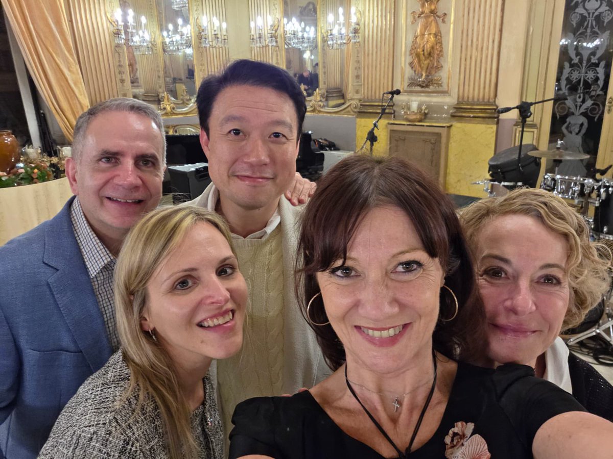 Amazing hospitality and welcome reception by <a href="/galetta2/">Domenico Galetta</a>  in beautiful Bari for the 9th lung cancer conference 
Great to catch up with friends and colleagues around the world!! Looking forward to our brainstorming sessions tomorrow!! 
#some #lcsm #bari
