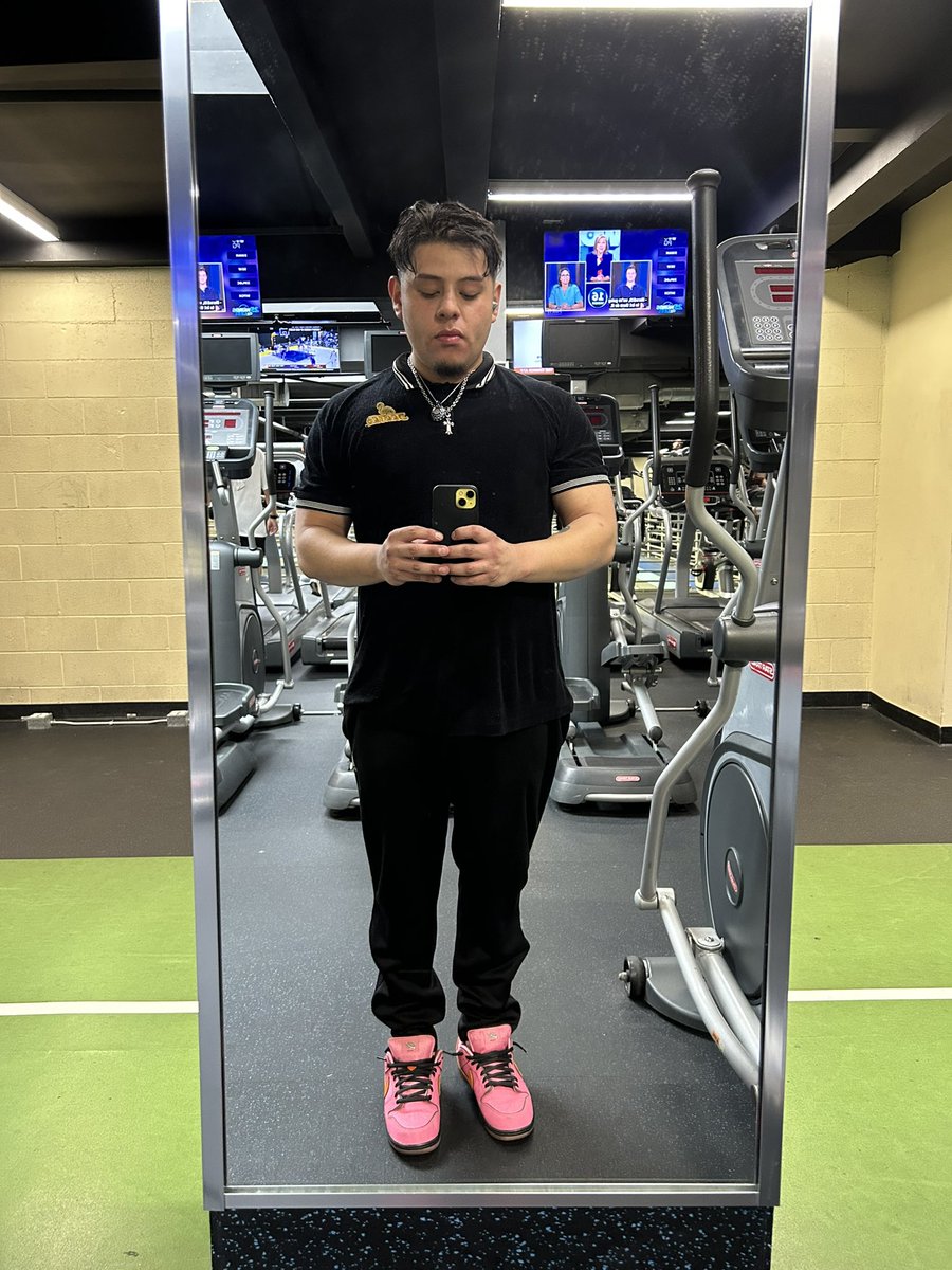 BuddhaDubz's tweet photo. Almost a year in the gym https://t.co/1RCfGEWZ3E