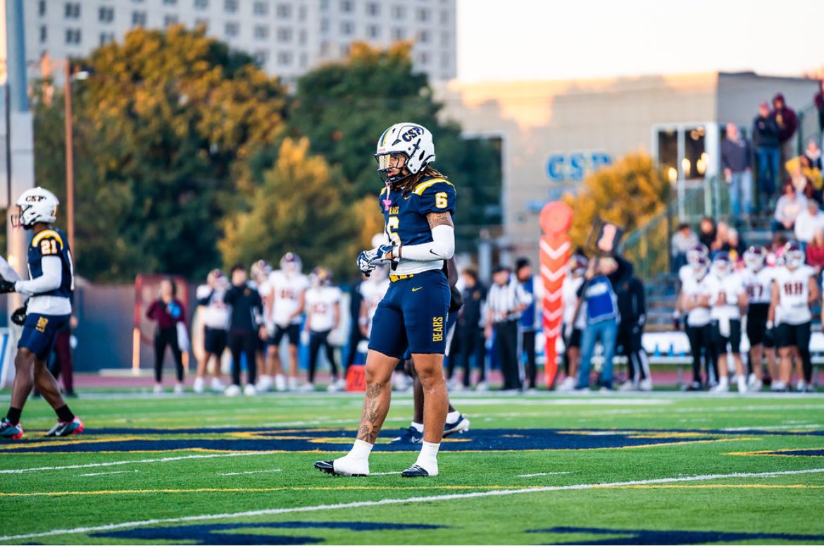 Thank you Coach Stern and Coach Bond for giving a kid from Orlando, Fl a chance I will forever be grateful! With that being said I will be entering my name into the NCAA Transfer Portal with 2 years of eligibility. 
Film will be posted ASAP!