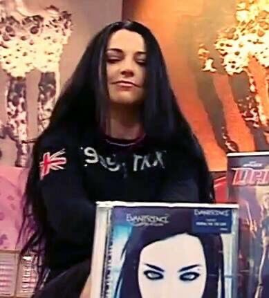 amyleethings's tweet image. her aura is unmatched