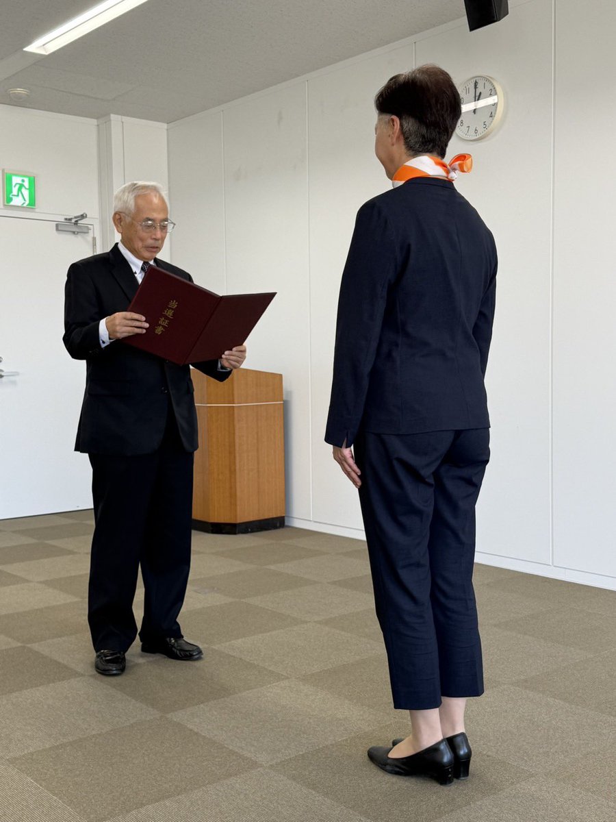 ueda__ayako's tweet image. おはようございます。

様方のおかげ様で
無事五位当選となりましたこと感謝申し上げます
永久凍結から始まり
様々な誹謗中傷、噂や票剥がしがありました
選挙期間中の看板剥がす事件やポスターがカッタ-で切られたりまた剥がされてたりとありましたが
多くの方に励まして頂き…