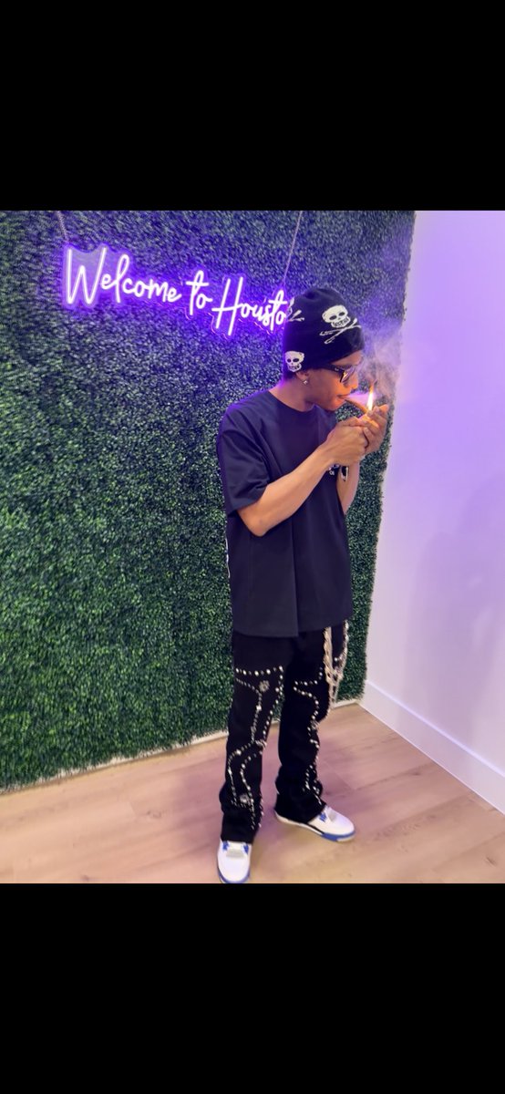 jaynotelling29's tweet image. If you could you would😏 But you can’t 🙅🏽‍♂️🥱is