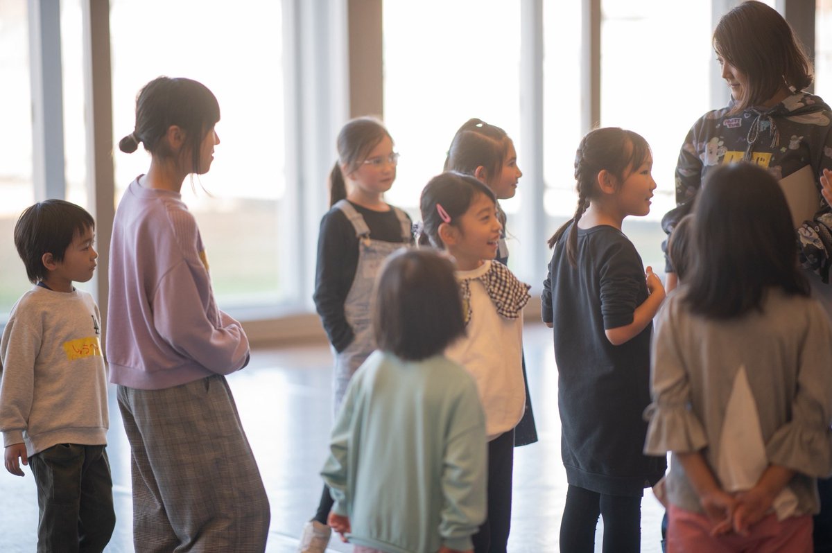 2ao5's tweet image. 『#演劇であそぼ』では、参加いただいたお子さんのおうちの人に、アンケートへのご協力をお願いしています。
おうちで振り返って、あるいは帰り道に話してて、どんなことをお子さんが言ってたか、よかったら教えてください。
（SNSでも嬉しいけれど）

《アンケートはこちら》
forms.gle/n5ik9L7Jtvgyih…