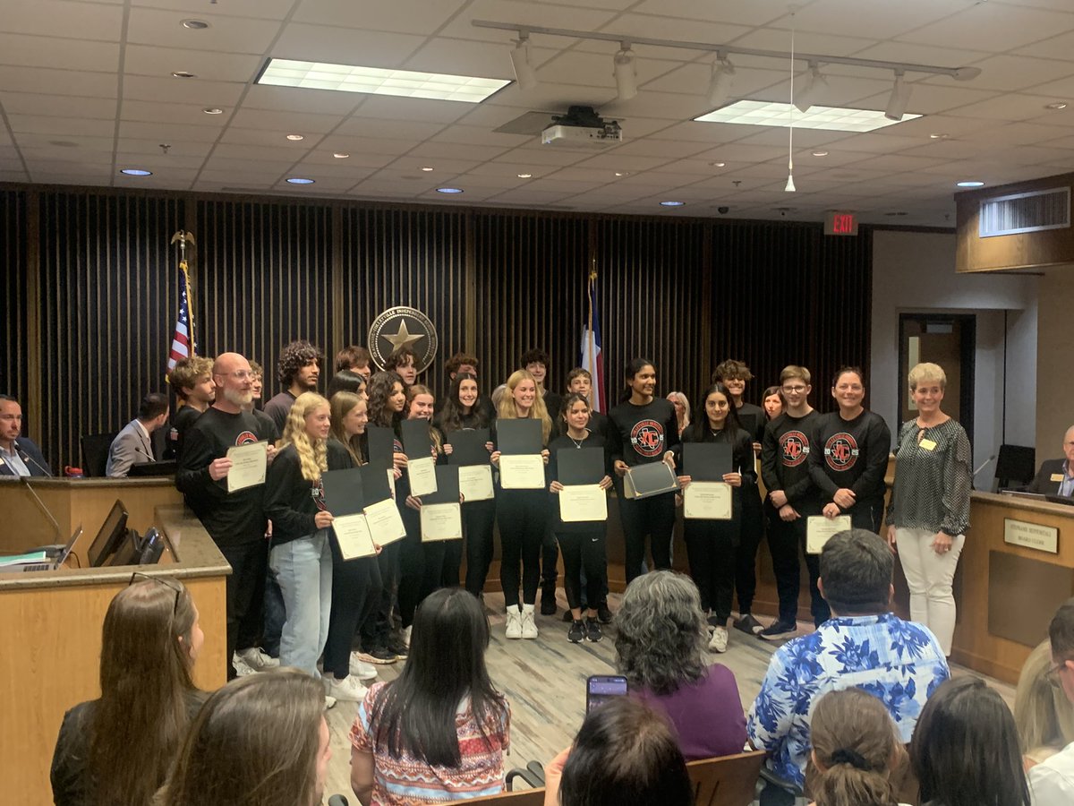GCISD_Athletics's tweet image. Always a great night when we get to recognize the accomplishments of our amazing student-athletes in @GCISD . Congratulations to @GrapevineXC and @CHHSCXC !! @Supt_GCISD @CHPantherPride @AlexFingers7