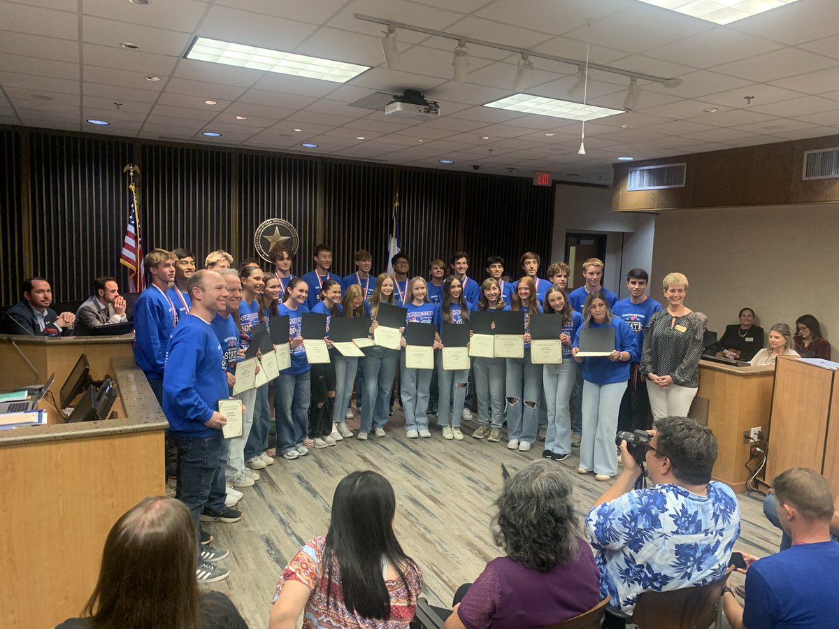 GCISD_Athletics's tweet image. Always a great night when we get to recognize the accomplishments of our amazing student-athletes in @GCISD . Congratulations to @GrapevineXC and @CHHSCXC !! @Supt_GCISD @CHPantherPride @AlexFingers7