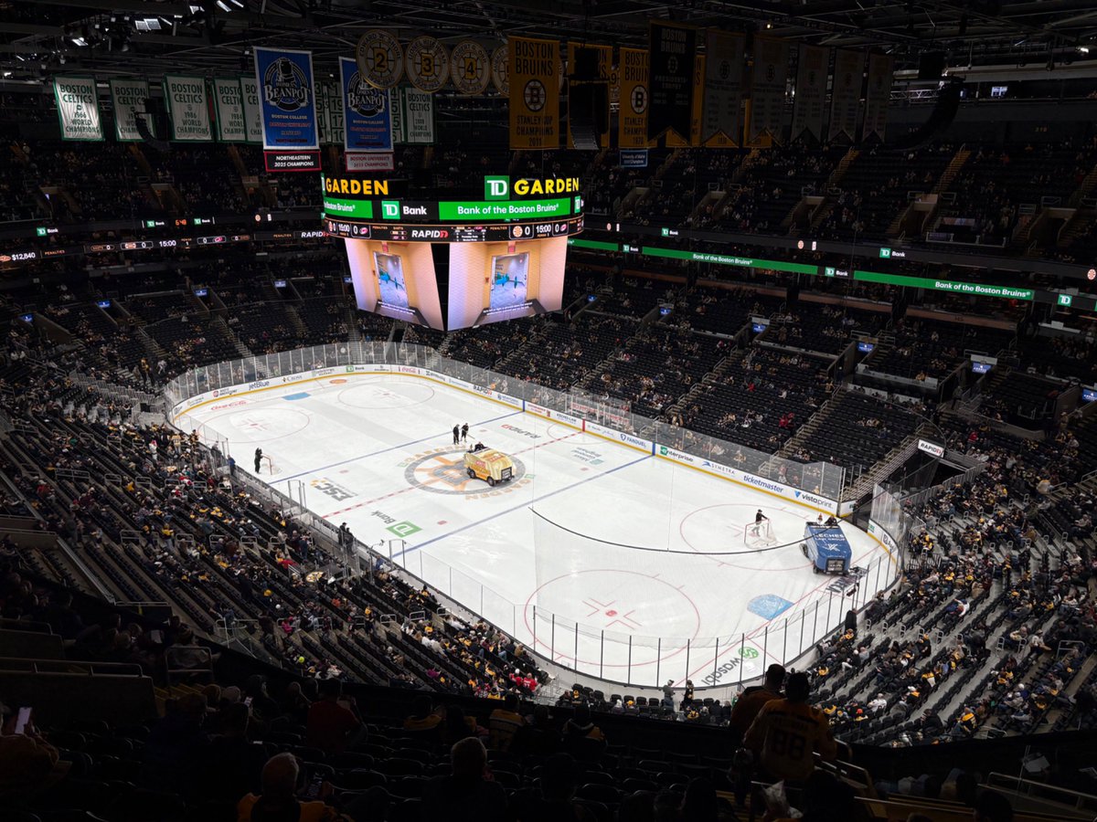 PhantomHusky tweet media