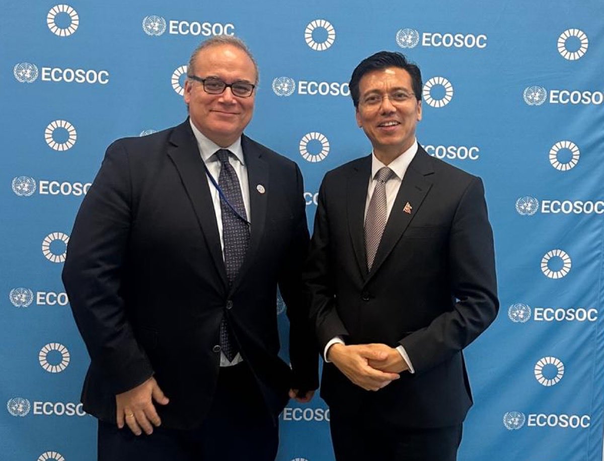 UNECOSOC's tweet image. Pleased to meet with @MaximoTorero, Chief Economist of @FAO. We discussed the preparations for the ECOSOC upcoming Special Meeting on Agrifood Systems. We focused on the involvement of youth, financing agrifood systems and use of science, technology and innovation in agrifood…