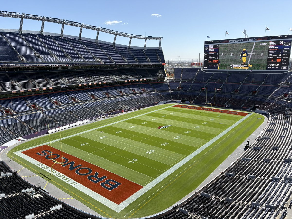 Ch3fC0llin tweet media