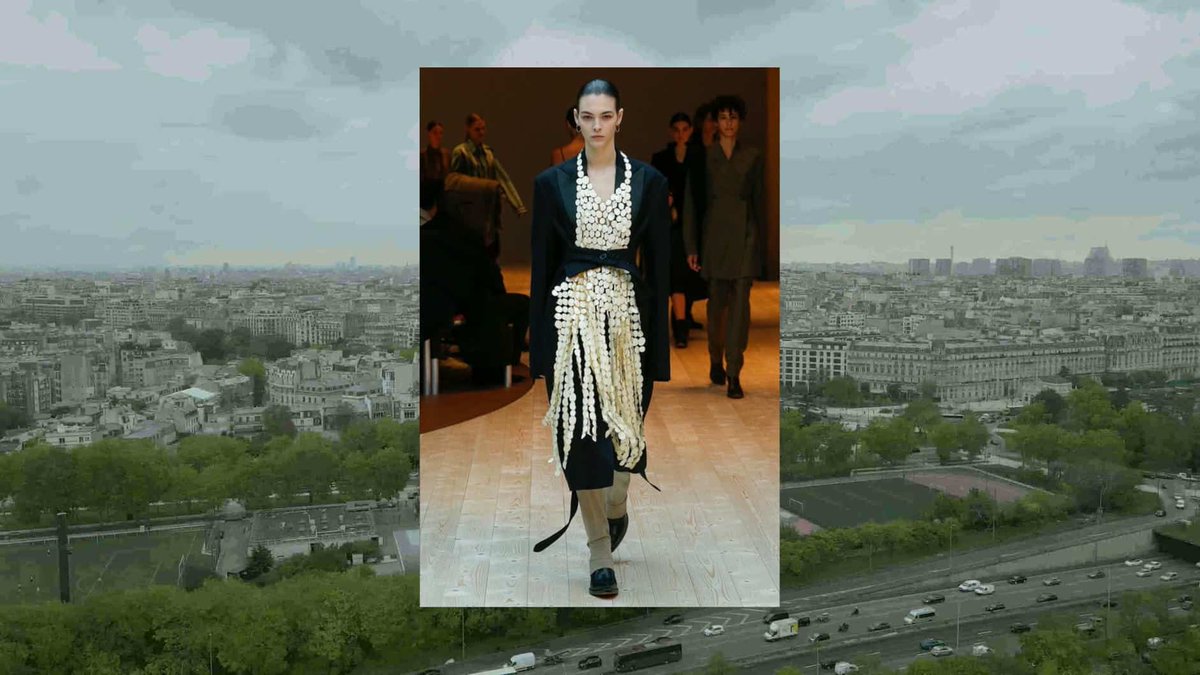 aeealey's tweet image. 💑A pillow, borrowed from the couch.⚰-beloved stories.