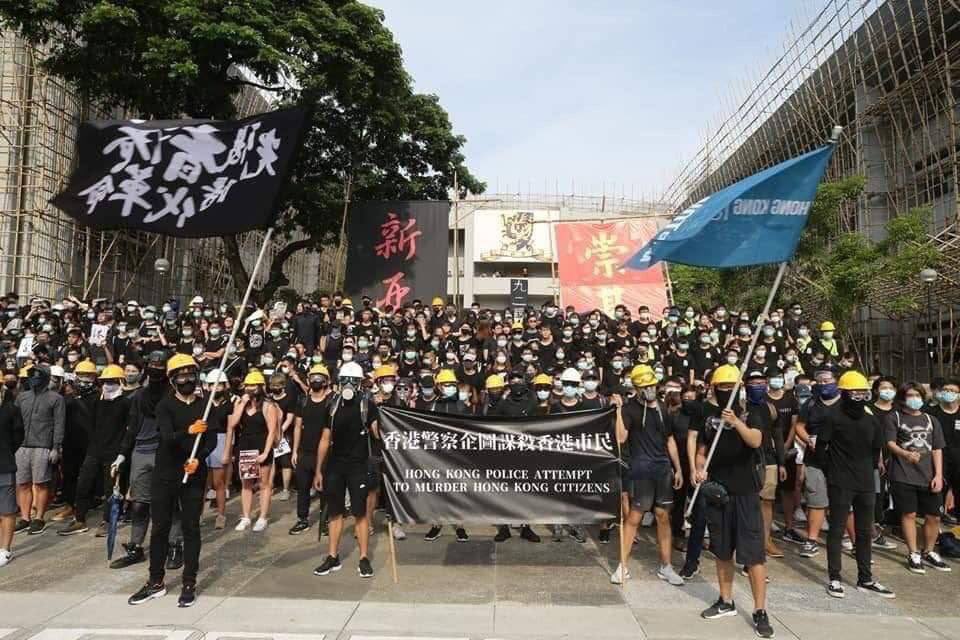 hkdc_us's tweet photo. Six years ago, November was one of the most intense phases of the 2019 #HongKong mass protests: Police laid siege to 2 universities, arrested >1,000 &amp; injured hundreds. The pro-democracy movement won a landslide victory in what would prove to be HK’s last free &amp; fair elections. https://t.co/u5X4z0sVdo