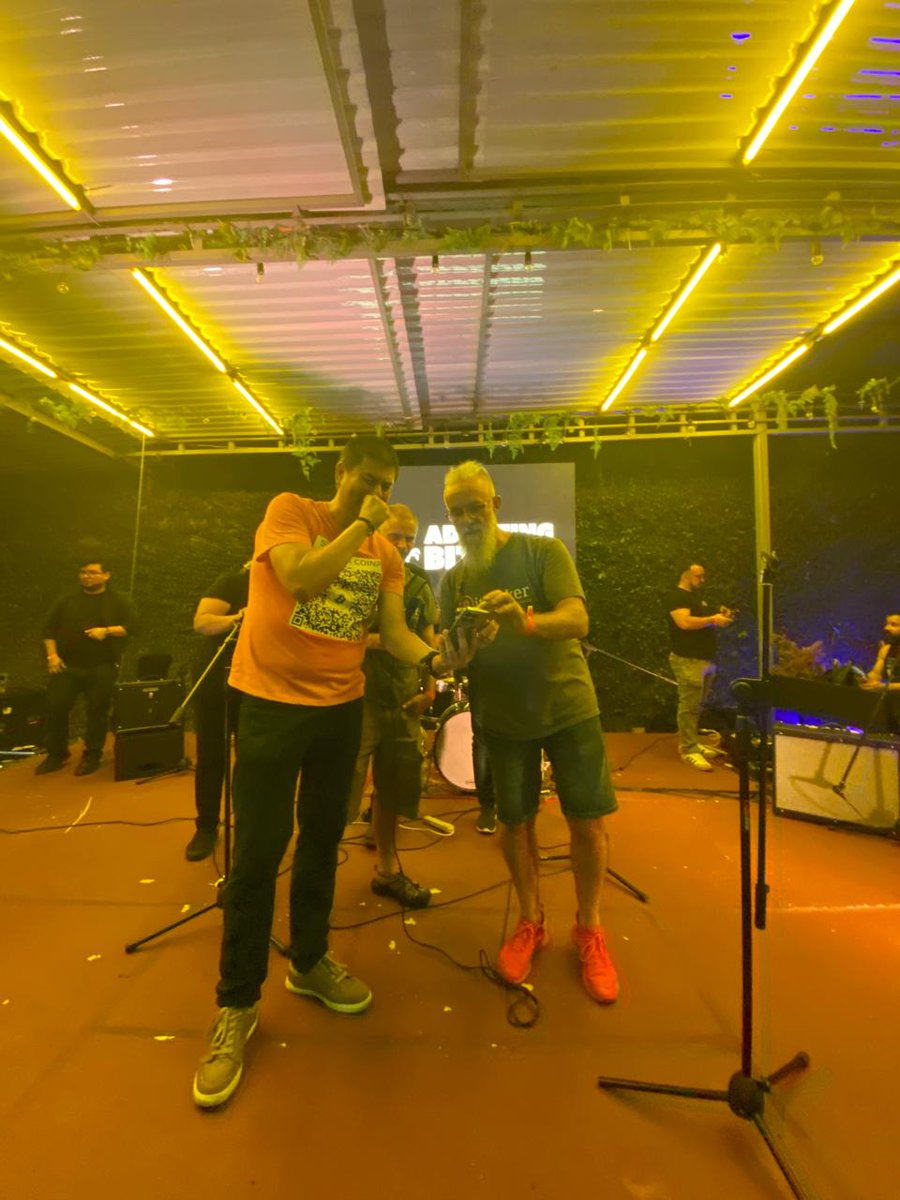 laea51's tweet image. This is the exact moment where @BitTaskerdotcom was sending me the 1 million sats over @blinkbtc I broke into tears as I saw G-d's micracle happening on the spot. 
G-d is Good. Thank G-d for Bitcoin, Thank G-d for @BitTaskerdotcom @cuboplus @AdoptingBTC @bitcoinofficesv