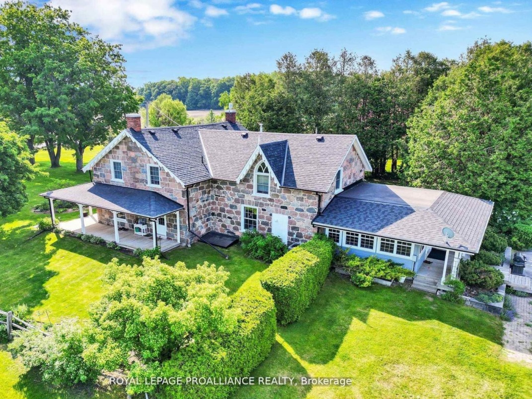 *HISTORY, CHARM, NATURE* ACREAGE FOR SALE!
farmmarketer.com/listing/fm/209…

Farm Type: Acreage
Acreage (Total): 102 
Province: Ontario
Agent: Barry &amp; Melissa Surerus

#Findyourdreamproperty #farmmarketer #farmrealestate #farmrealtor #cdnfarmers #farmlifeisthebest #canadarealestate