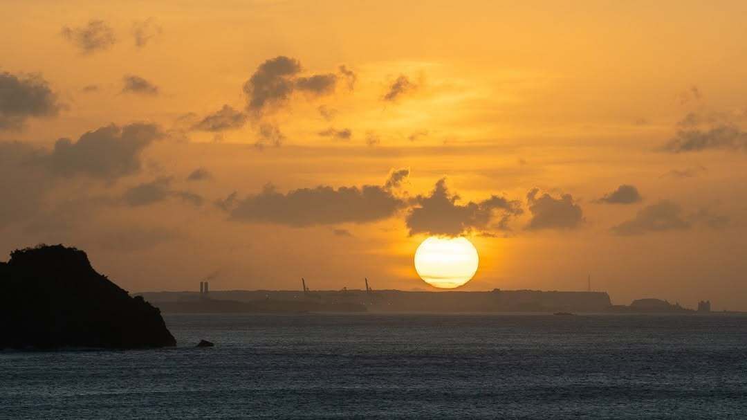 TheGuamGuide's tweet image. Here&apos;s the sun saying good night 😀  

Beautiful capture by @ginger._snaps._photography

Tag us in your Guam Content!
@theguamguide @theguamguide @theguamguide

#guam #sunset #guahan #guamguide
