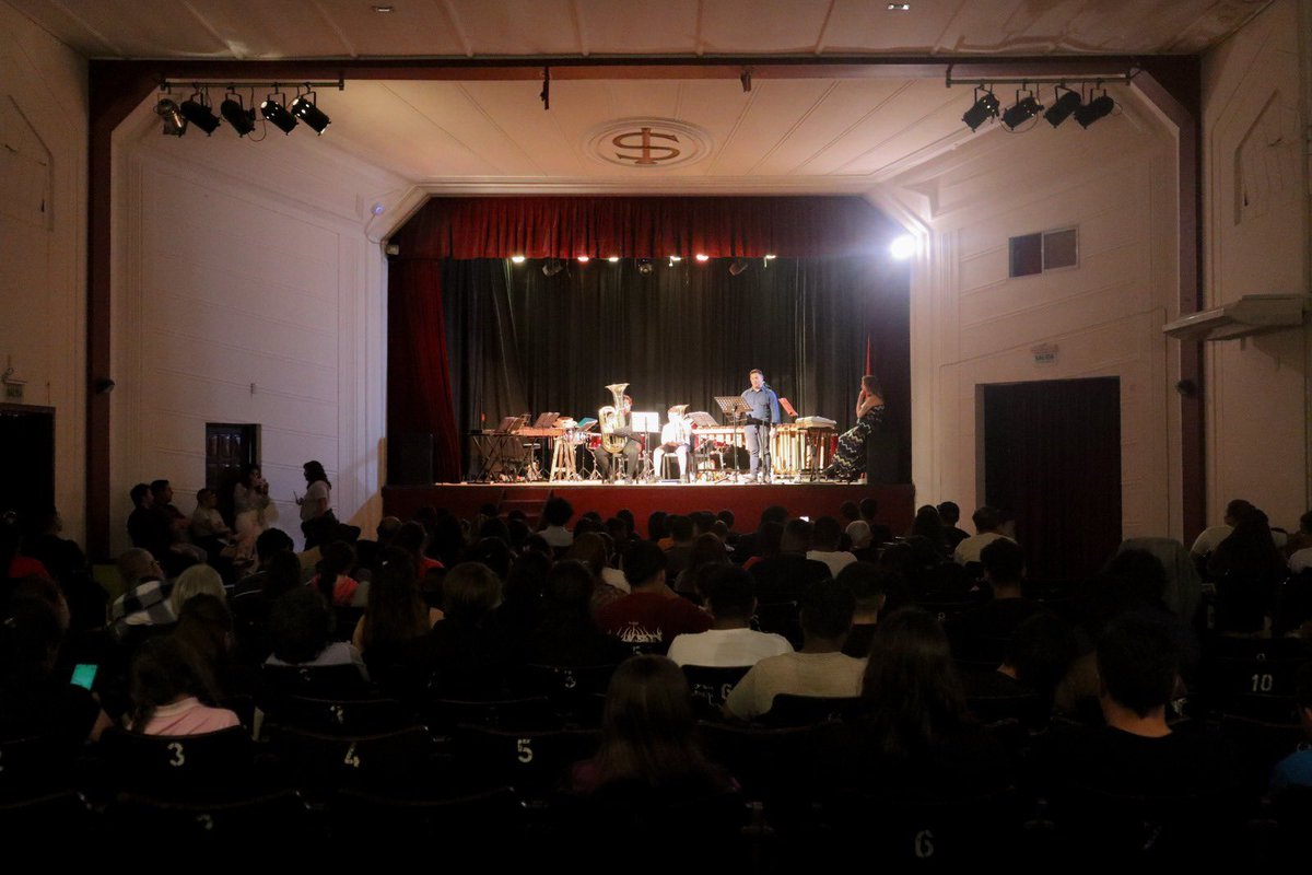 MuniMarcosPaz's tweet image. Semana de la Música 

Comenzó la semana de la Música en Marcos Paz, una propuesta musical organizada por la Orquesta Sinfónica Juvenil de nuestro pueblo contará con presentaciones hasta el jueves en el Centro Cultural Roma.