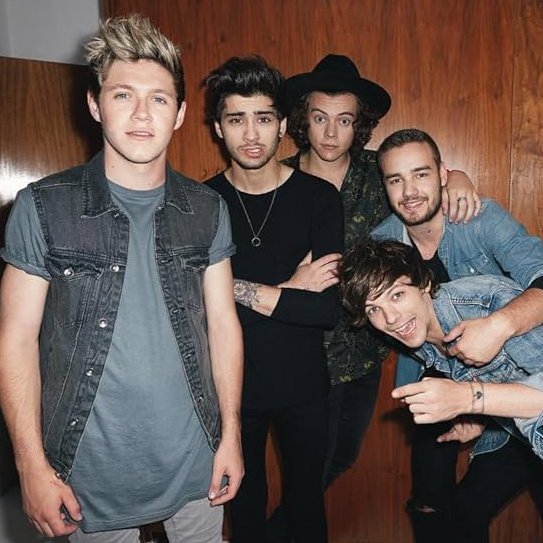 SeriesBrasil's tweet image. Há 11 anos, One Direction lançava o FOUR.

Abordando o amor e o amadurecimento dos 20 e poucos anos, o último álbum da banda com Zayn Malik como integrante conta com as faixas atemporais &quot;Steal My Girl&quot;, &quot;Night Changes&quot; e &quot;18&quot;.