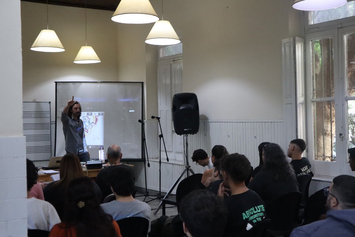 MuniMarcosPaz's tweet image. Taller Mi primer Track

En la Escuela Municipal de Música comenzó el taller gratuito “Mi primer track”, una propuesta articulada con el Instituto Cultural de la Provincia de Buenos Aires para impulsar a nuevos músicos y compartir herramientas para crear tu propio sonido.