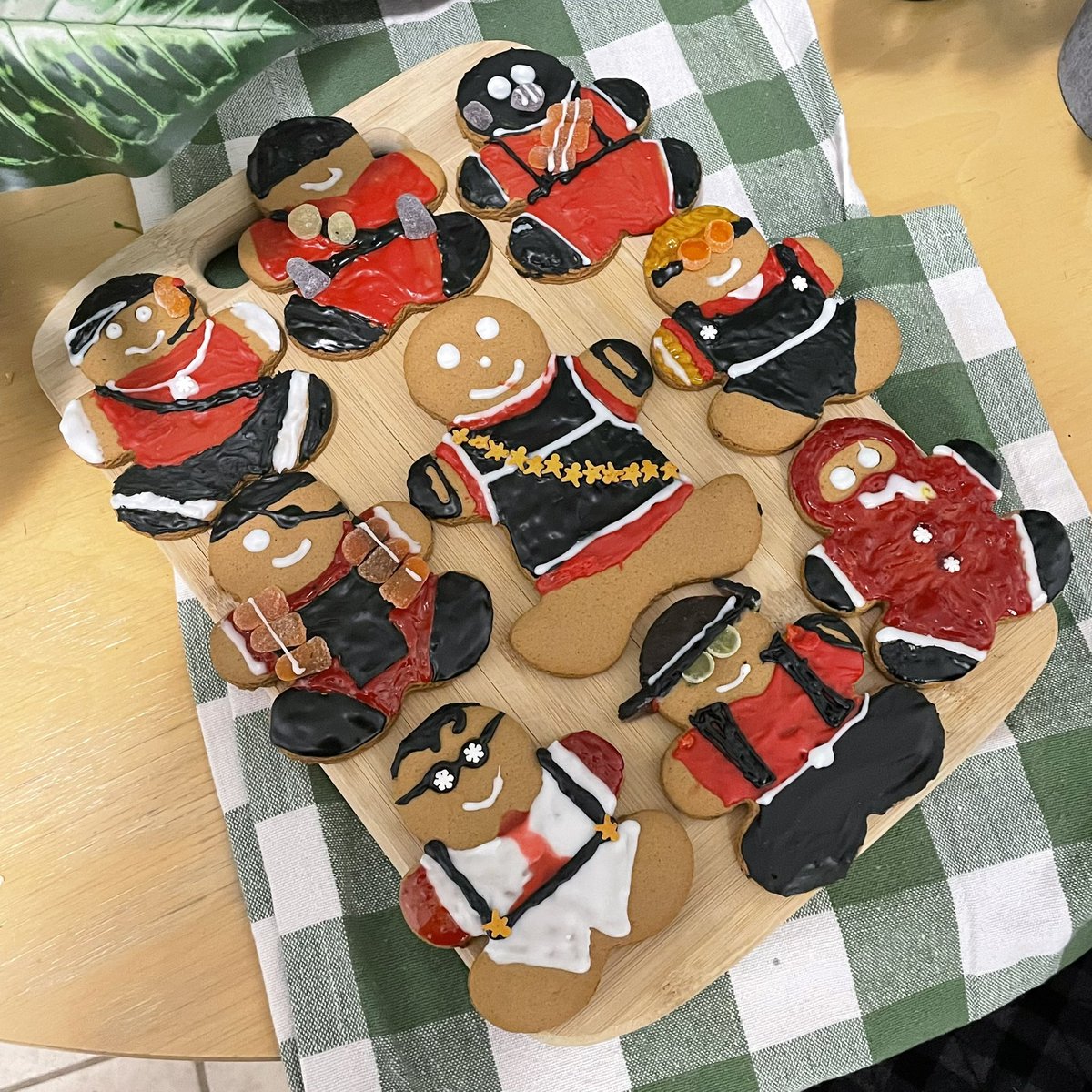 dawnsicles's tweet image. cookie fortress with @evvissu