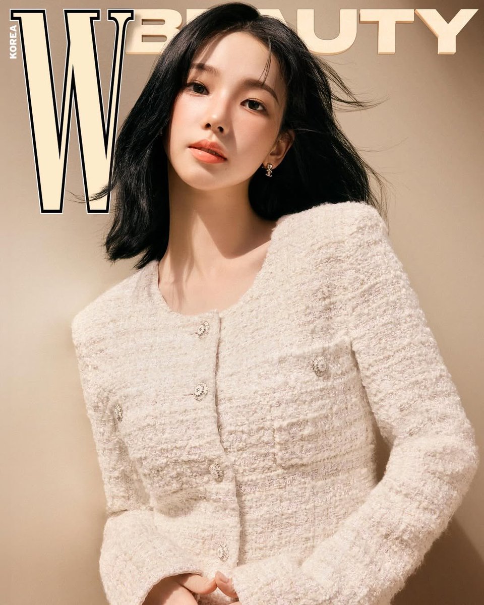 aespa KARINA x Chanel Beauty for W Korea November 2025 Digital Issue Cover. 

Through this digital issue collaboration, KARINA has been named Brand Ambassador for Chanel Beauty.