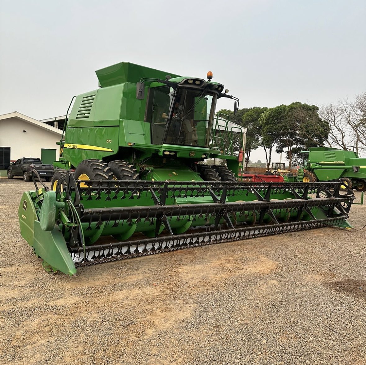 gavin_spoor's tweet image. Wish these were offered in the North American market! They even copied the Gleaner unload auger