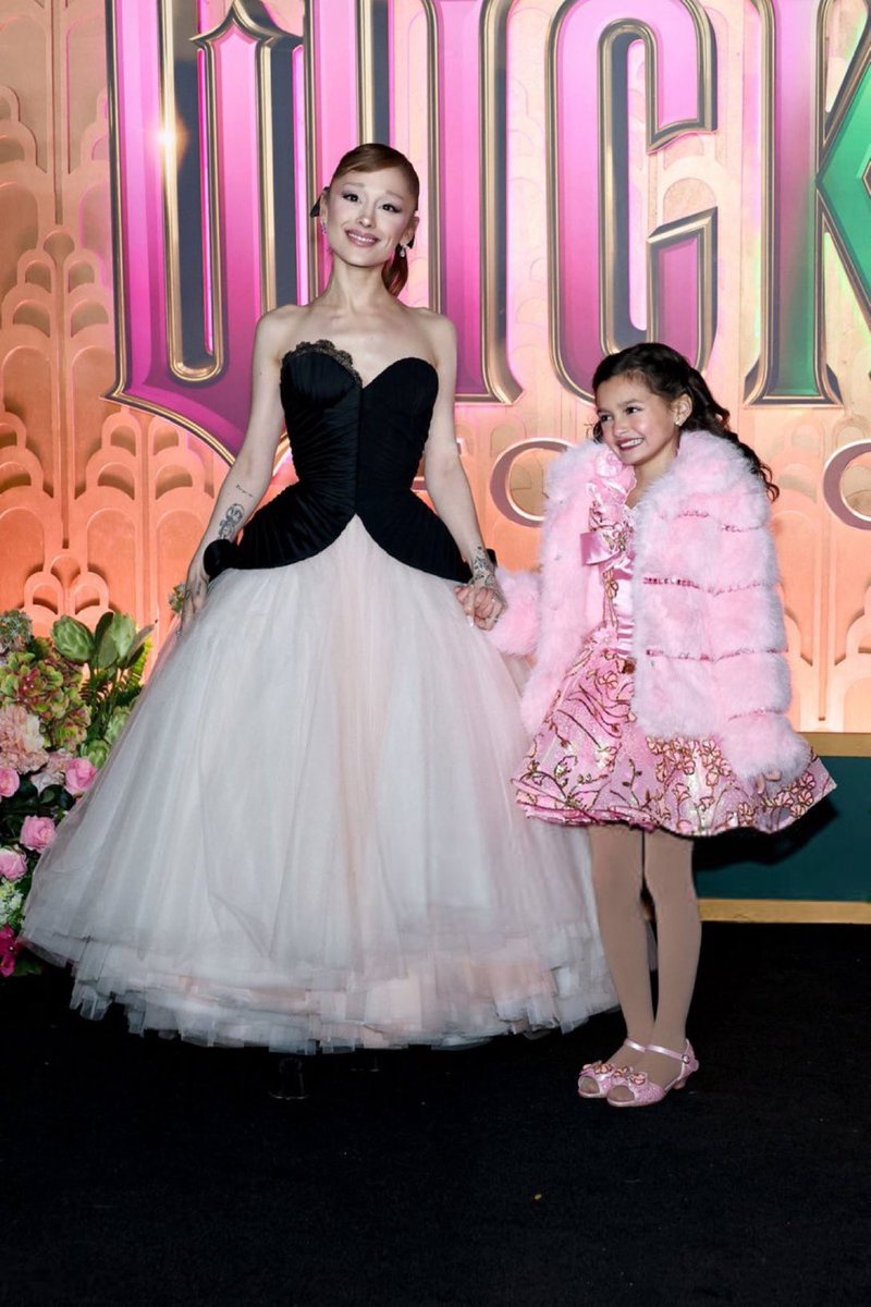 Ariana Grande &amp; Scarlett Spears