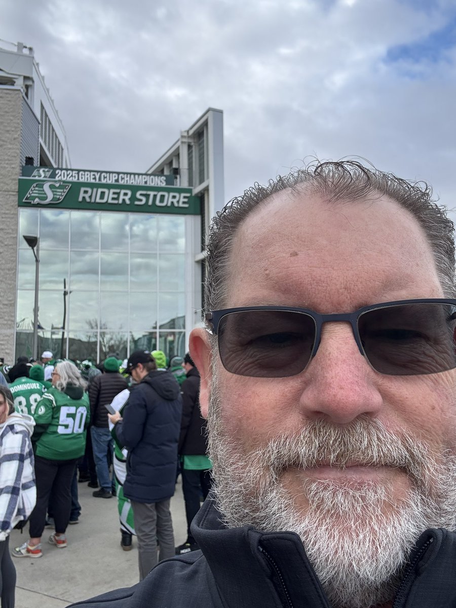 Had a call last week that my customized #Riders jersey was ready for pickup. Went to the Riders Store today &amp; noticed some action outside! Pretty good timing. #GreyCupChampions
