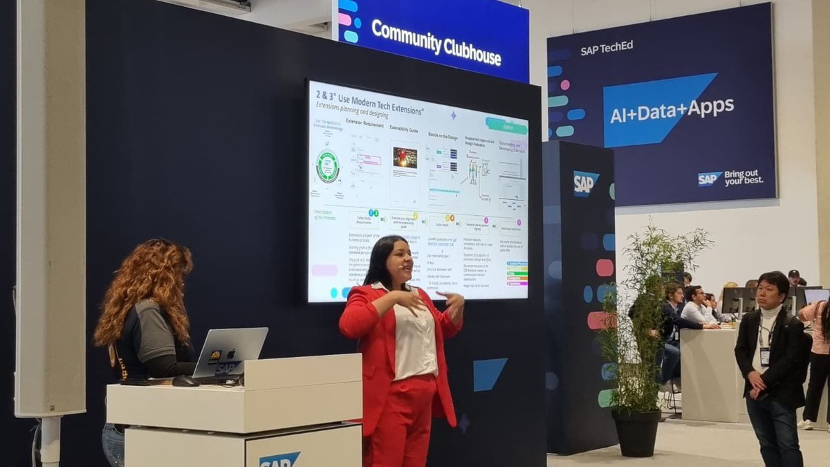 Mariettalg's tweet image. 🔥Mi sesión en SAP TechEd: “Clean Core en la práctica p/ SAP Cloud” superó expectativas ✔ Sala llena y Energía increíble. Gobernanza, mentalidad  y tecnología unidas para lograr agilidad real.
Gracias Sandra Solis por aportar una visión sobre extensibilidad
#SAPTechEd #CleanCore