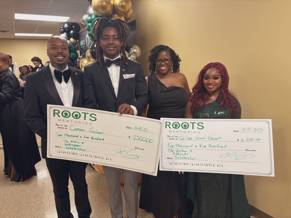 qspencer1085's tweet image. Proud to share how R.O.O.T.S Mentoring continues to uplift, support, and empower our students! 

Community matters. Mentoring Matters🌱💛 #RootedInExcellence #proudAP @jamesablue @71sthighccs